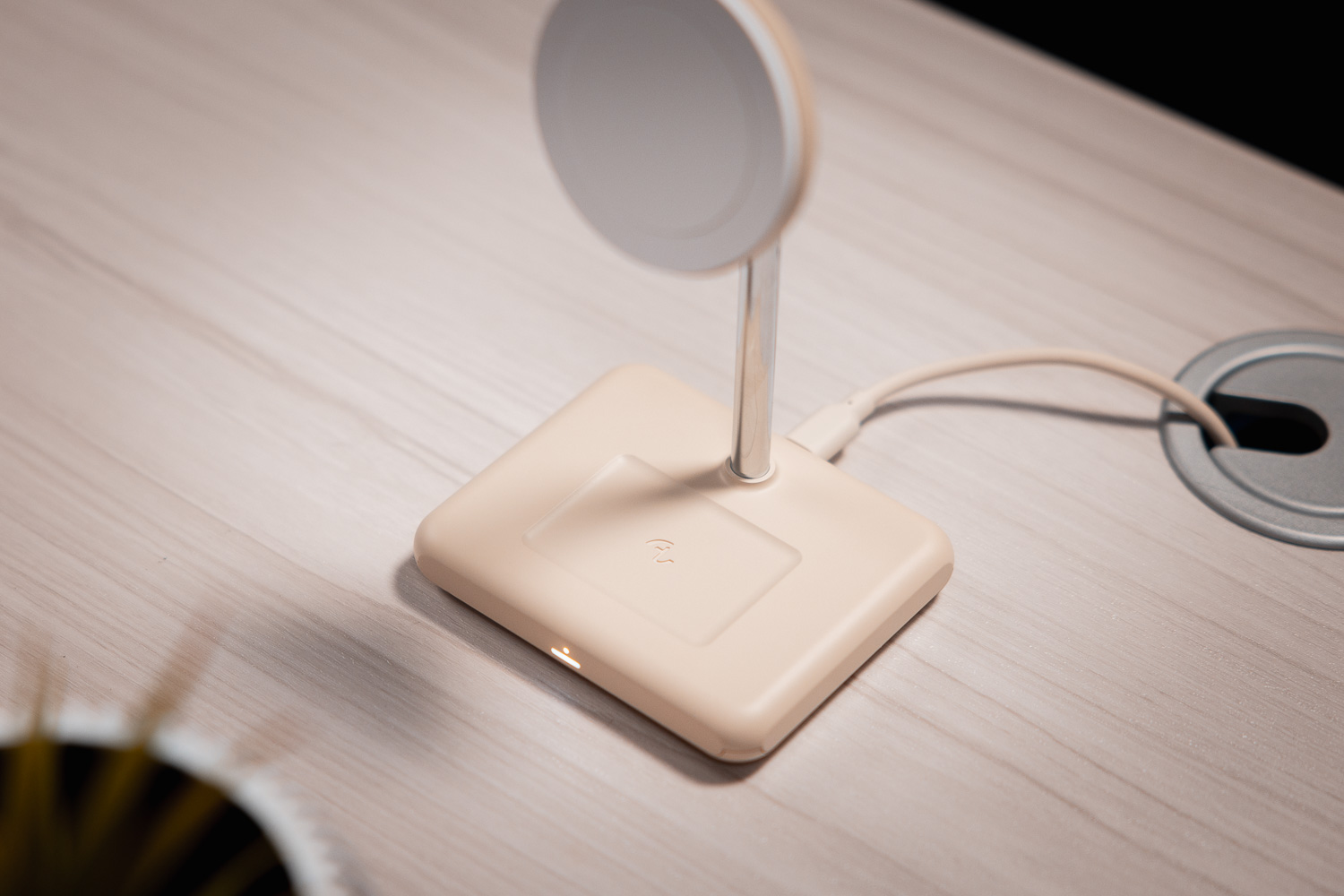【iPhone 必看】Qi2 快充：Allite 磁吸無線座充、車用 MagSafe 2C6A9051