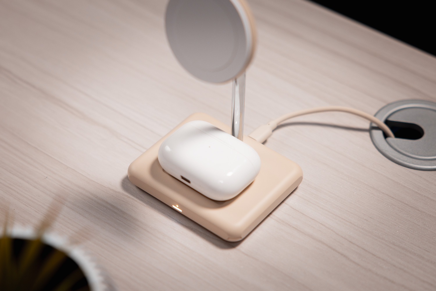 【iPhone 必看】Qi2 快充：Allite 磁吸無線座充、車用 MagSafe 2C6A9053