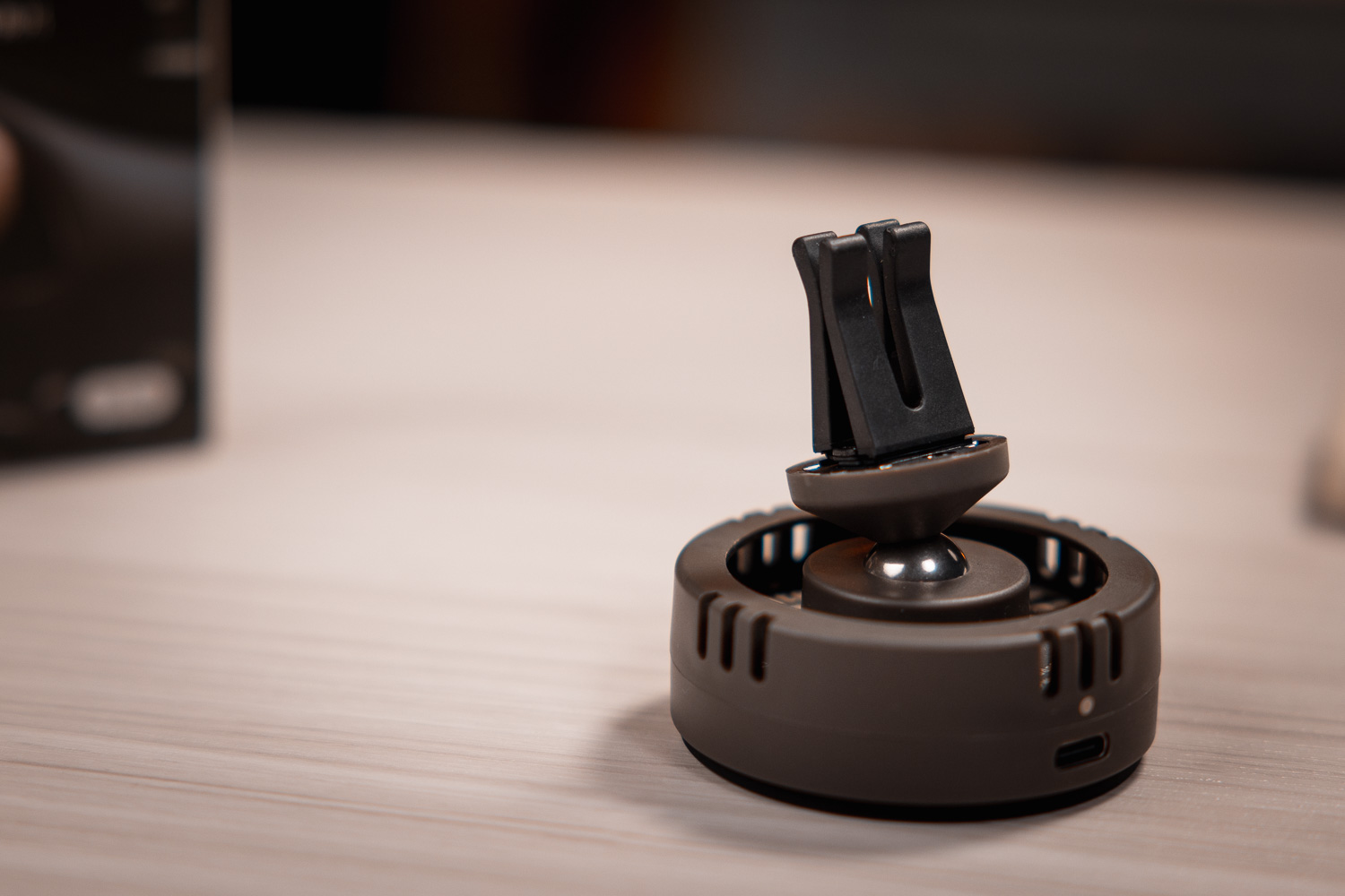 【iPhone 必看】Qi2 快充：Allite 磁吸無線座充、車用 MagSafe 2C6A9095