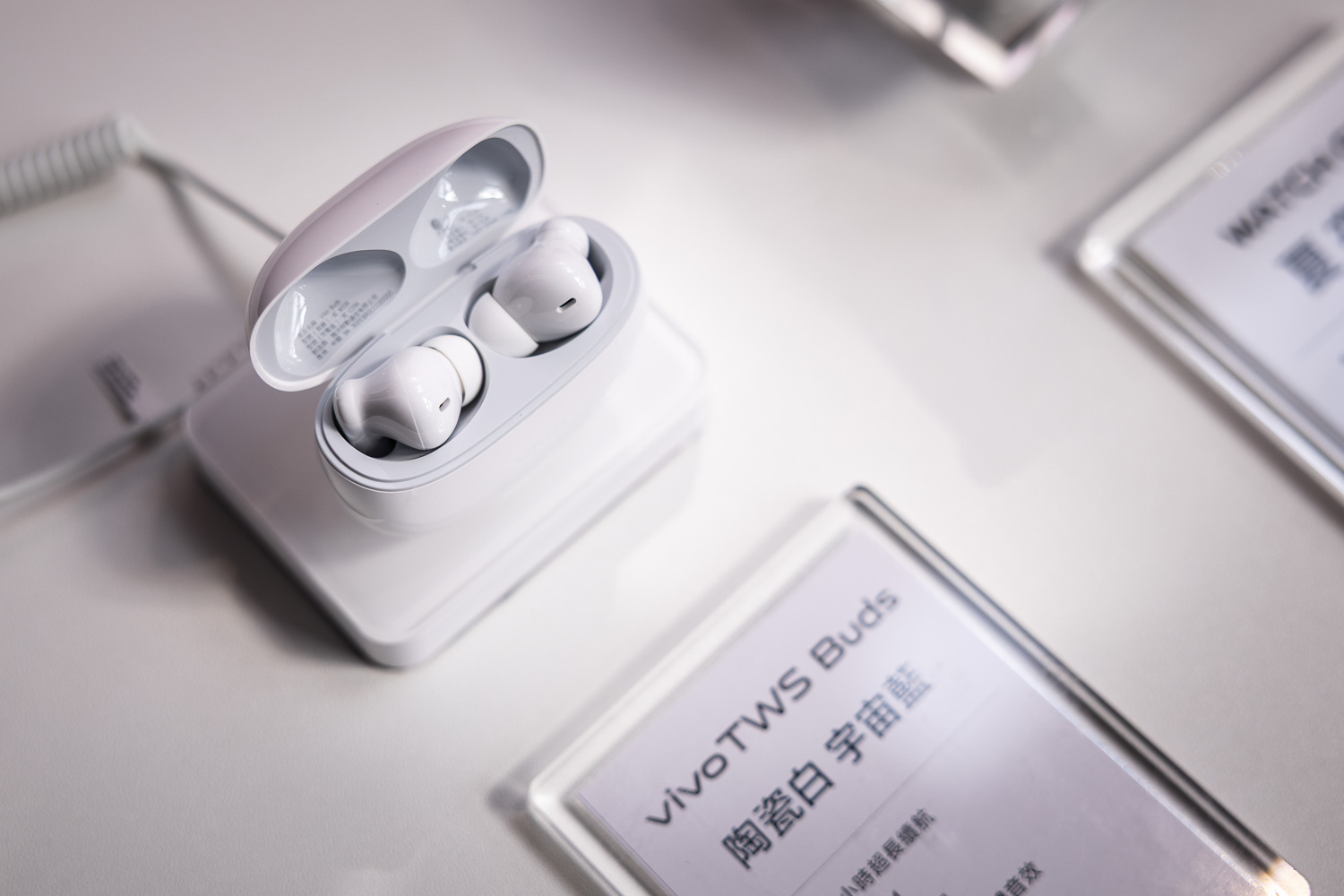 2C6A9780 vivo V50 新機上市:6000mAh 大電量、性能兼具的中階人像手機 2C6A9780