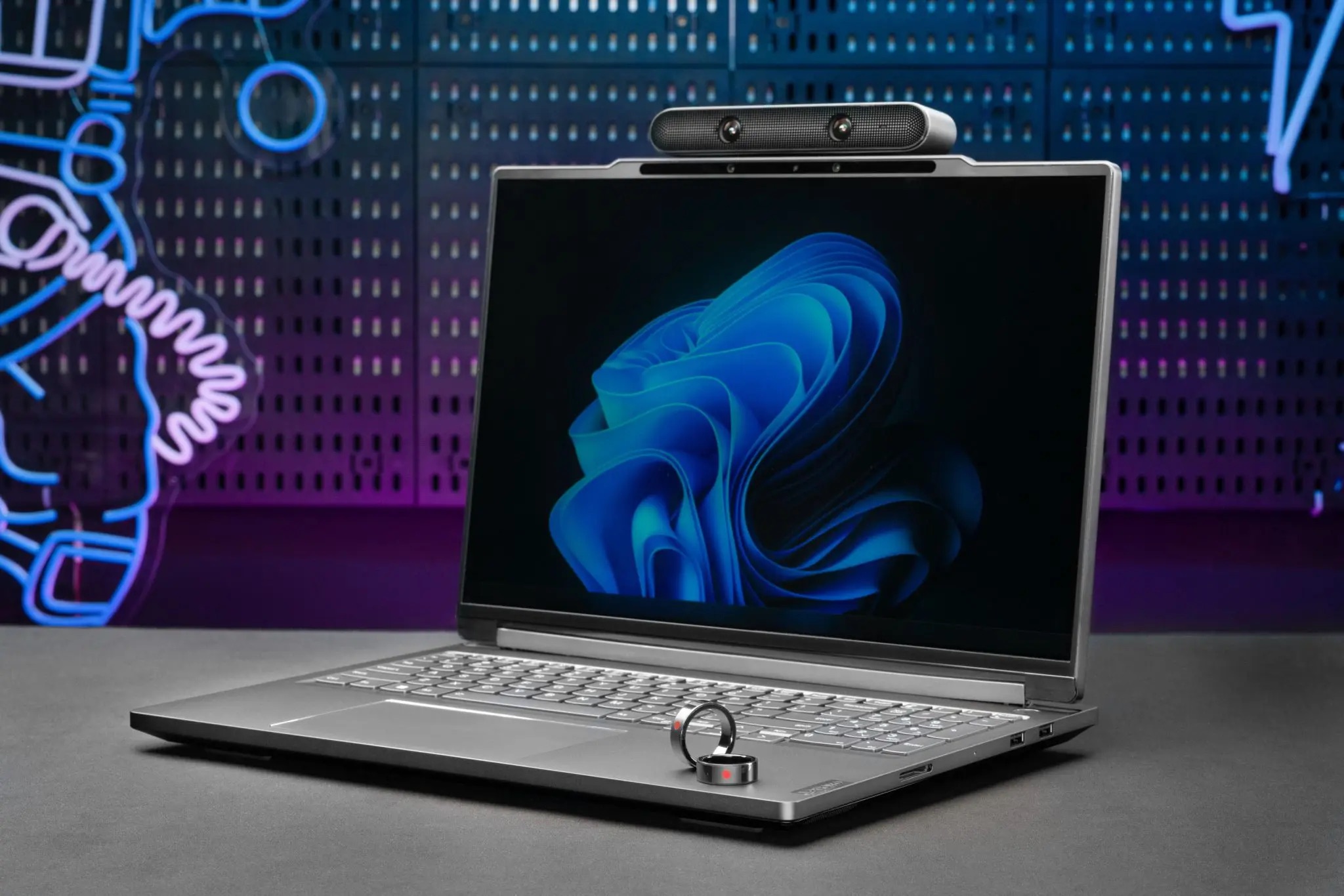 6 1 scaled 1 盤點 Lenovo 於 MWC 2025 推出的 AI 技術創新概念筆電 6 1 scaled 1