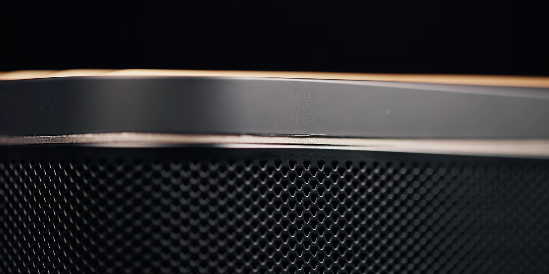 【評測】Fender RIFF 藍牙喇叭：以電吉他為靈感打造的藍牙喇叭 Fender RIFF silver line