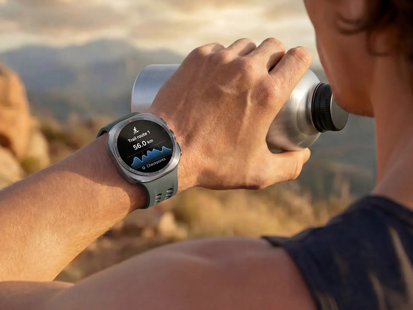 三星 Galaxy Watch Ultra2、Watch9 發表：潛水、續航與健康功能有哪些升級？ Galaxy Watch Ultra2 螢幕峰值亮度最高達5000尼特（nits），即使在戶外強光下，也能清晰查看越野跑數據。