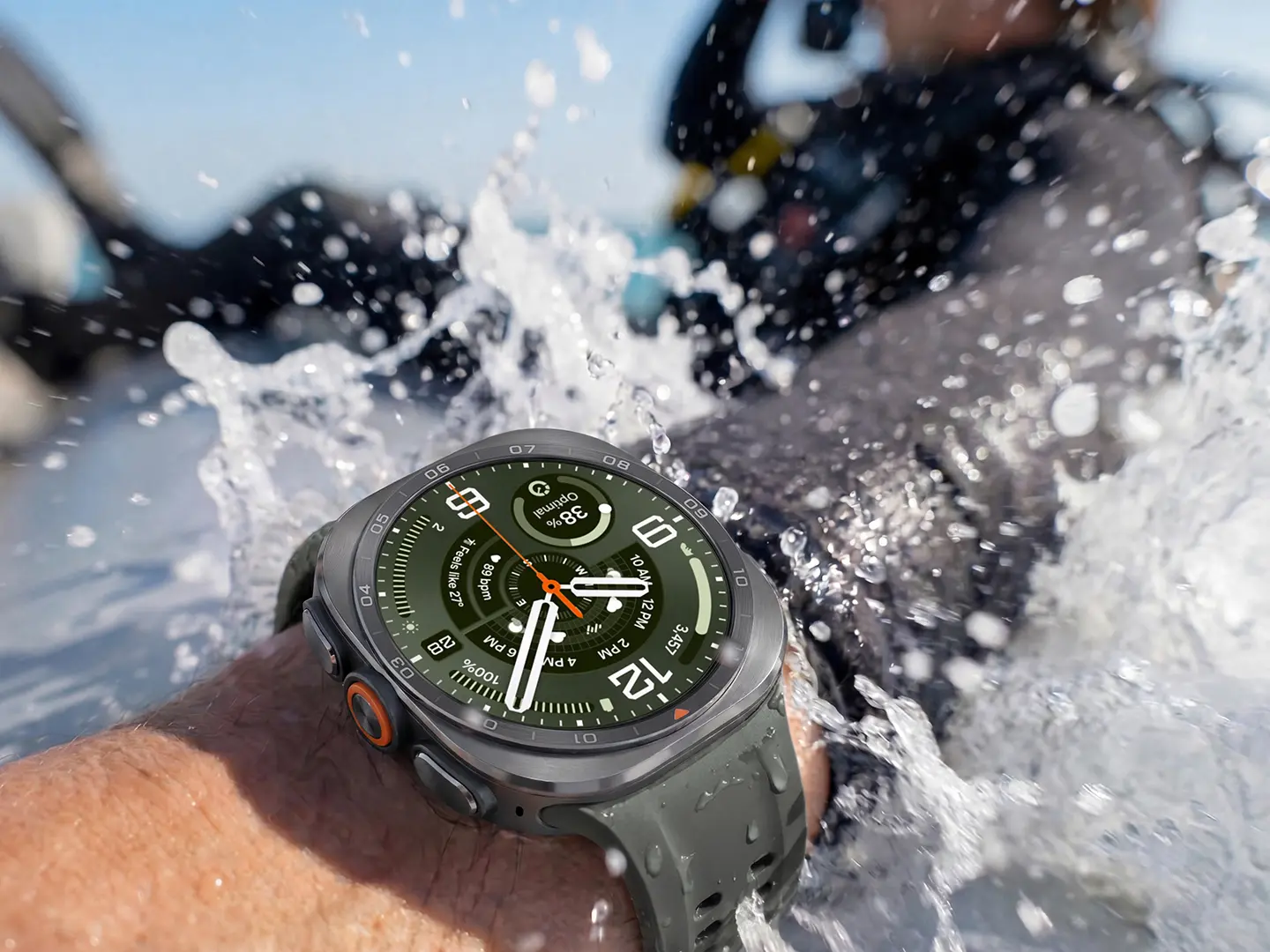 三星 Galaxy Watch Ultra2、Watch9 發表：潛水、續航與健康功能有哪些升級？ Galaxy Watch Ultra2可自動偵測即時潛水數據，，包括下潛深度、時間及水溫等。