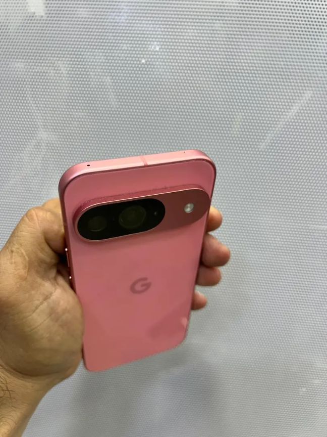 Google Pixel 9 傳聞整理：終於要正面對決 iPhone 了嗎？ Google Pixel 9 in Pink color 1.jpg