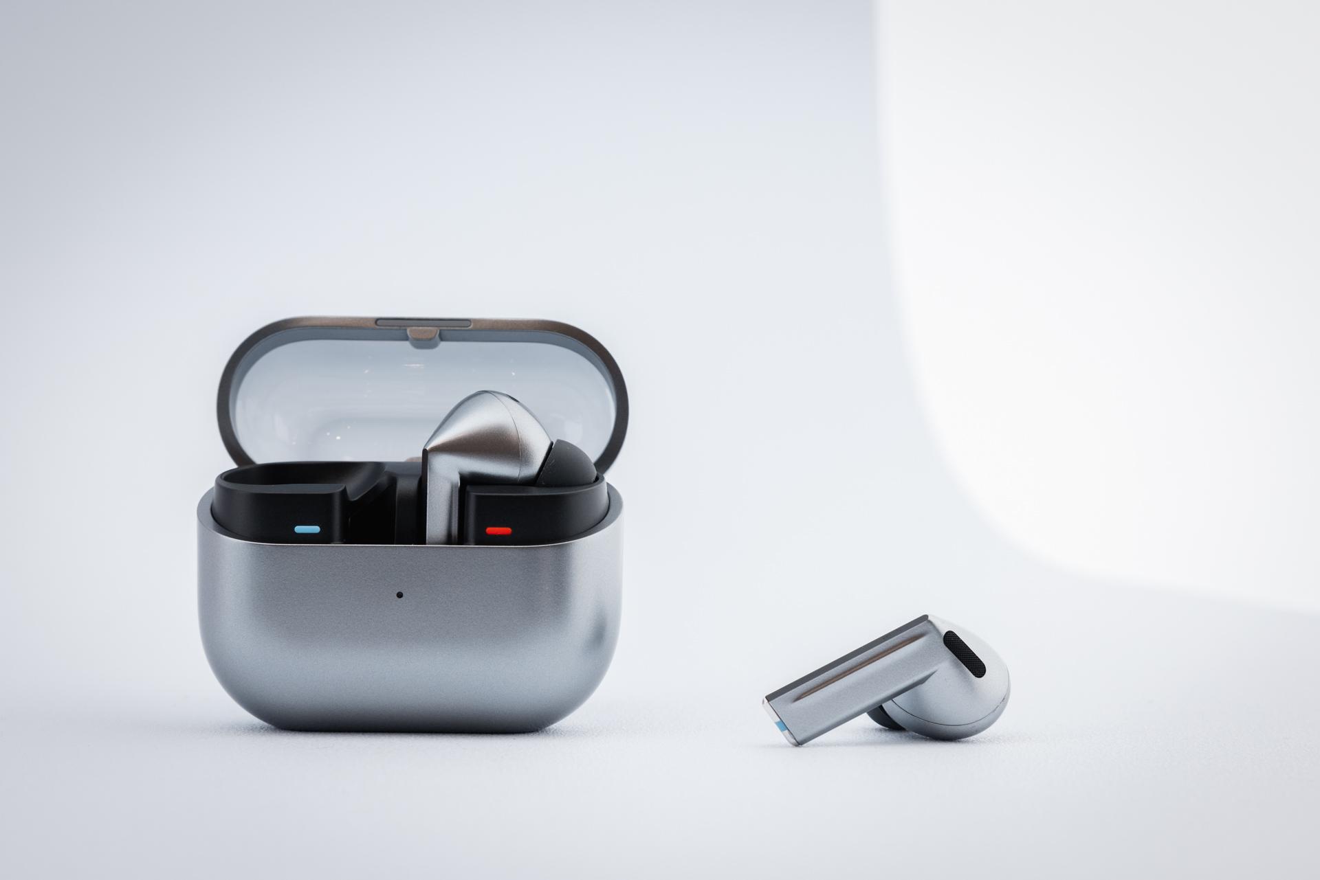 IMG 0963 大改款!三星智慧手錶 Galaxy Watch Ultra 現身、耳機 Galaxy Buds3 系列重新設計 IMG 0963