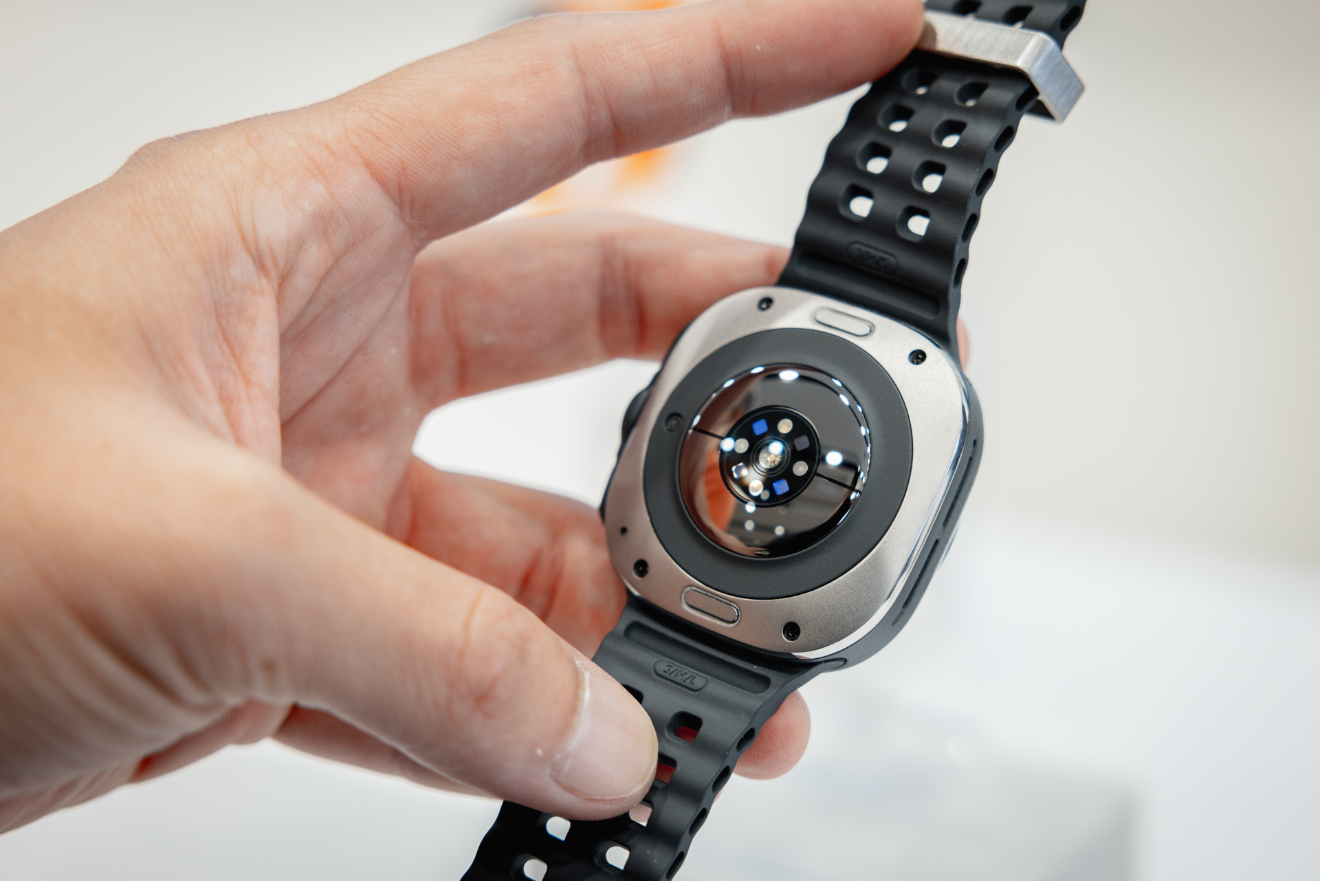 IMG 1021 大改款!三星智慧手錶 Galaxy Watch Ultra 現身、耳機 Galaxy Buds3 系列重新設計 IMG 1021