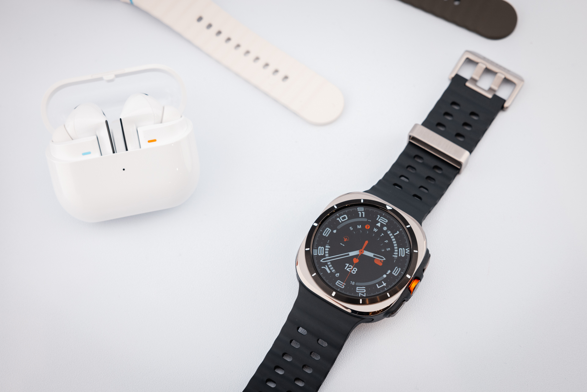 IMG 1028 大改款!三星智慧手錶 Galaxy Watch Ultra 現身、耳機 Galaxy Buds3 系列重新設計 IMG 1028