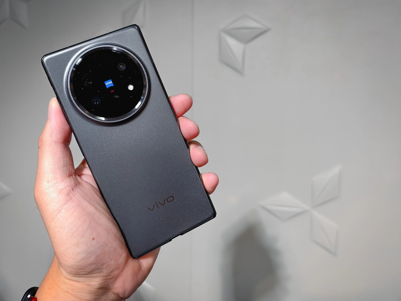 IMG 20250709 112433 輕薄大摺 vivo X Fold5 首度登台,預先登記還送萬元保固 IMG 20250709 112433
