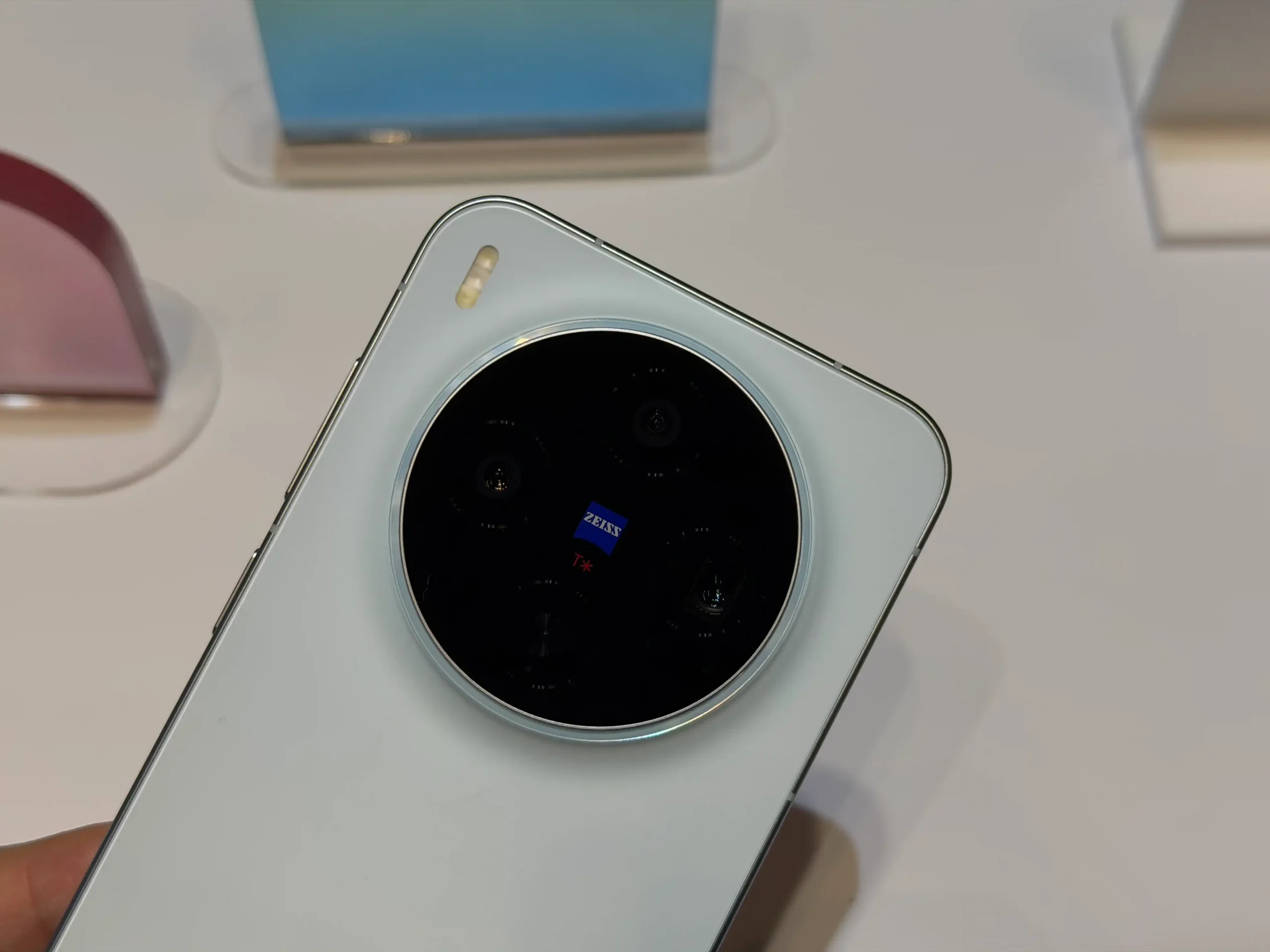 IMG 2792 scaled vivo X300 Pro / X300 台灣上市懶人包,最低入手只要千元 IMG 2792 scaled