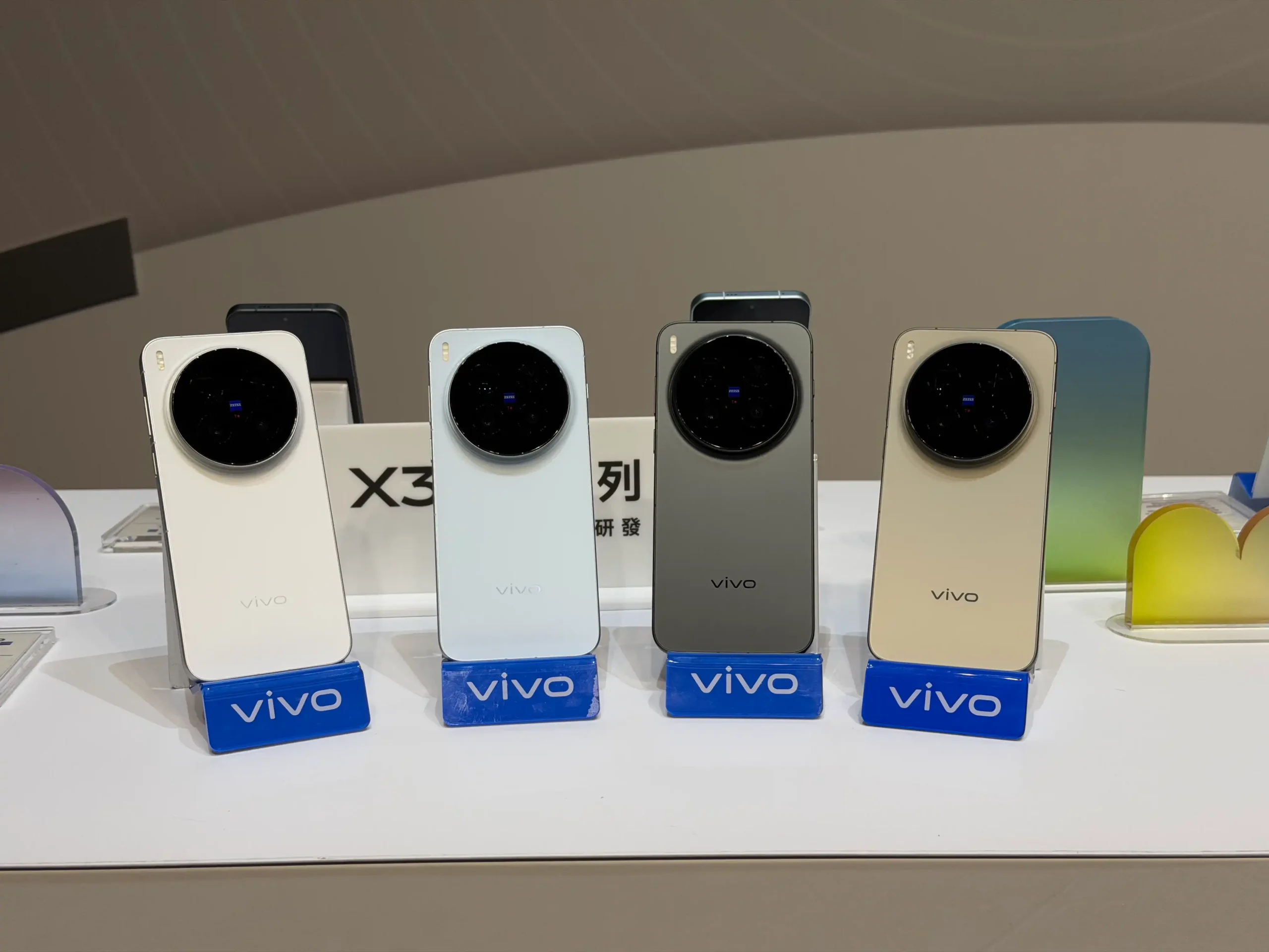 IMG 2811 scaled vivo X300 Pro / X300 台灣上市懶人包,最低入手只要千元 IMG 2811 scaled