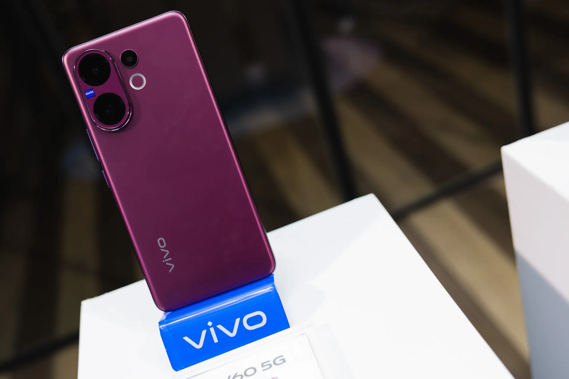 IMG 3410 vivo V60 台灣發表:蔡司潛望長焦下放、聯名 POP MART ZSIGA IMG 3410