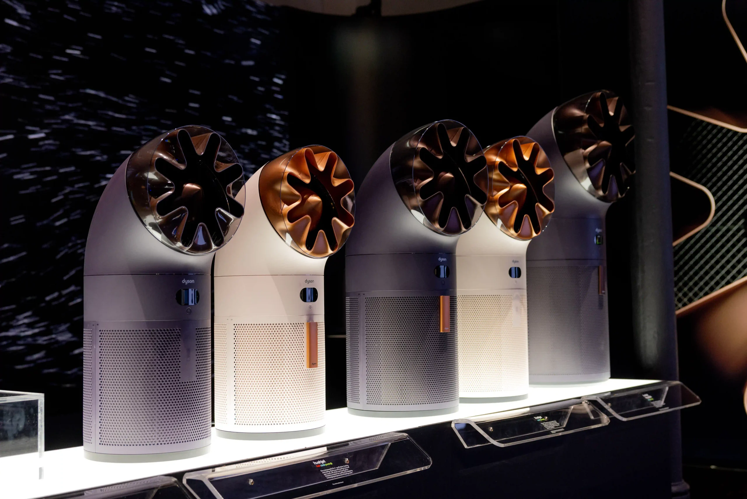 IMG 5290 scaled Dyson Unveiled 2026:首款 AI 電動牙刷登場,掃拖機器人、空氣清淨機全面升級 IMG 5290 scaled