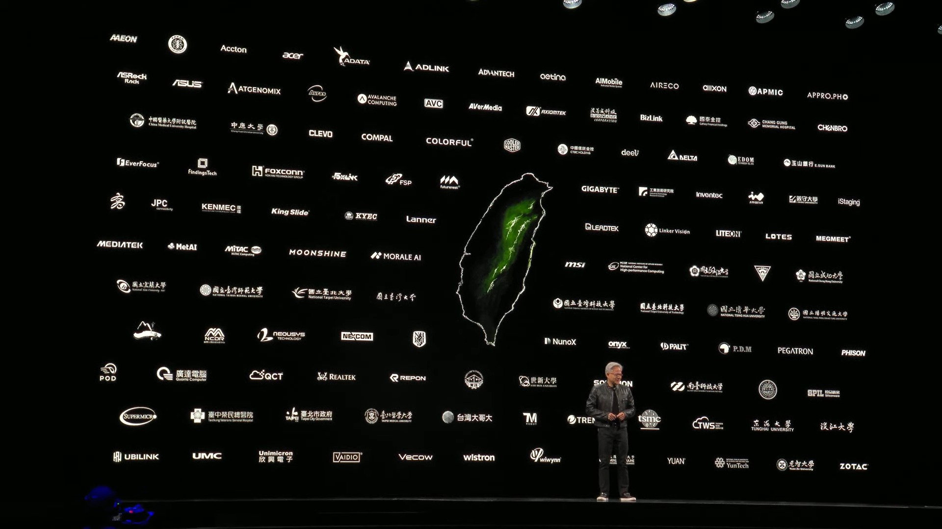 NVIDIA CEO Jensen Huang Keynote at COMPUTEX 2025 25 56 screenshot COMPUTEX 2025 黃仁勳專題演講:NVIDIA 引領 AI 與機器人革命 NVIDIA CEO Jensen Huang Keynote at COMPUTEX 2025 25 56 screenshot