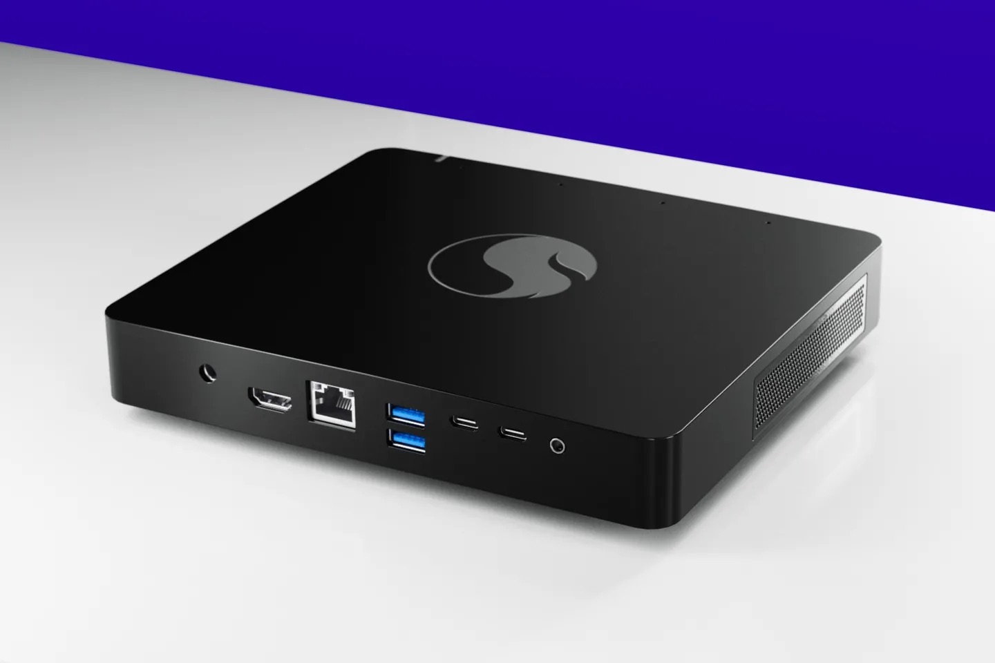 高通推 Windows on Arm 開發者套件，加速 Copilot+ PC 發展 Snapdragon Dev Kit for Windows Back