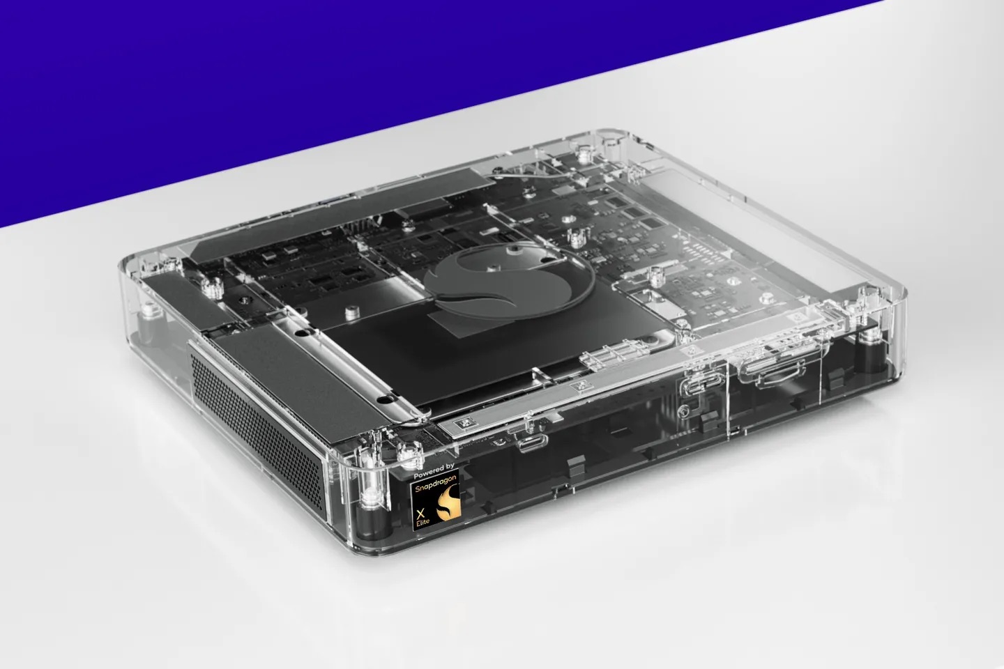 高通推 Windows on Arm 開發者套件，加速 Copilot+ PC 發展 Snapdragon Dev Kit for Windows Transparent look