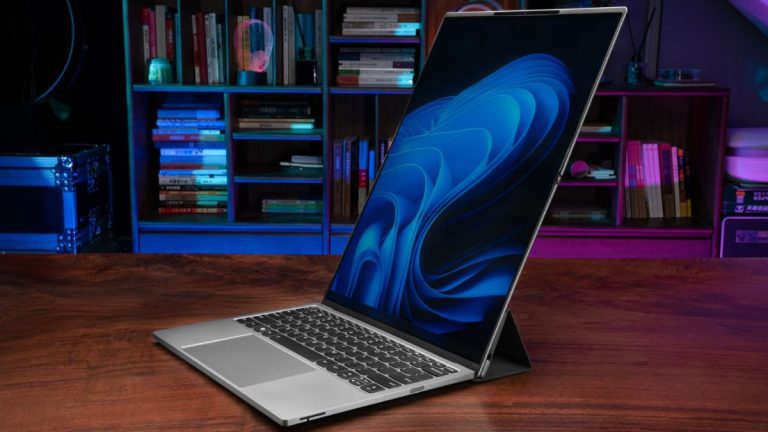 lenovo mwc 2025 thinkbook ai flip feat img 盤點 Lenovo 於 MWC 2025 推出的 AI 技術創新概念筆電 lenovo mwc 2025 thinkbook ai flip feat img