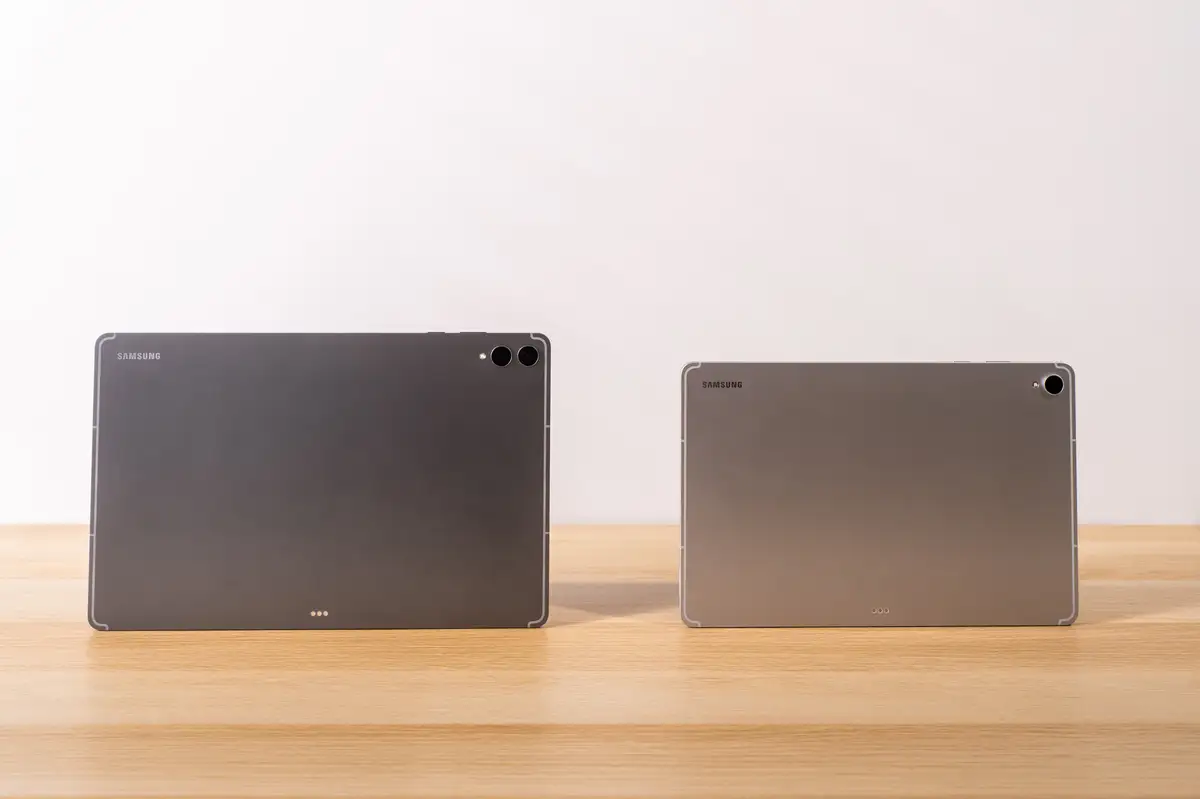 Galaxy Tab S12 Ultra 與 S12+ 輕鈊灰輕靚銀雙色