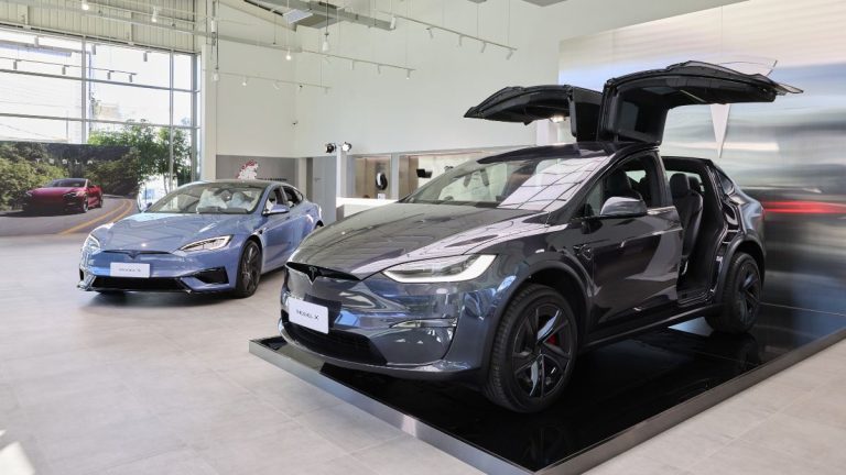 tesla 2025 model s x taiwan feat img Tesla 全新升級 Model S 與 Model X 在台亮相!S3XY 全車系齊聚登場 tesla 2025 model s x taiwan feat img
