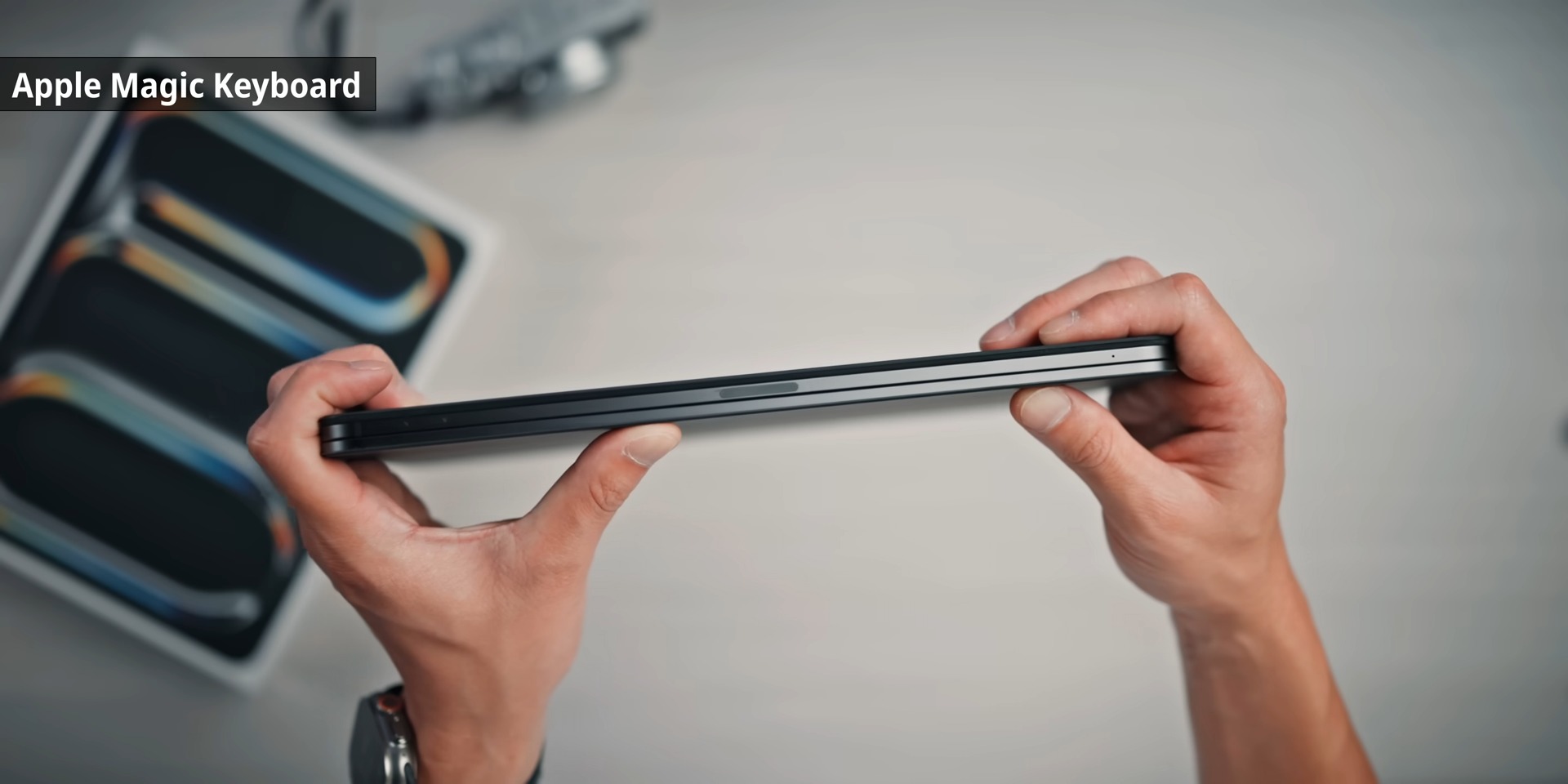 Logitech Combo Touch vs. 蘋果巧控鍵盤：哪款更適合你？ 不要買錯：Apple 蘋果 VS Logitech 羅技，選適合你的！ 1 49 screenshot