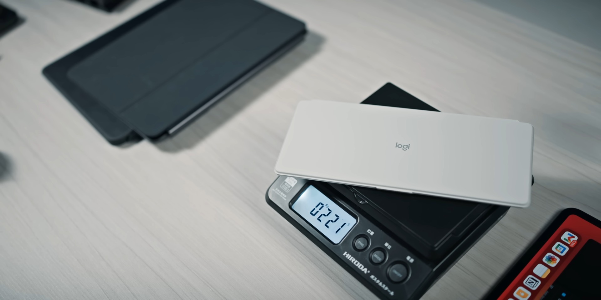 Logitech Combo Touch vs. 蘋果巧控鍵盤：哪款更適合你？ 不要買錯：Apple 蘋果 VS Logitech 羅技，選適合你的！ 6 36 screenshot