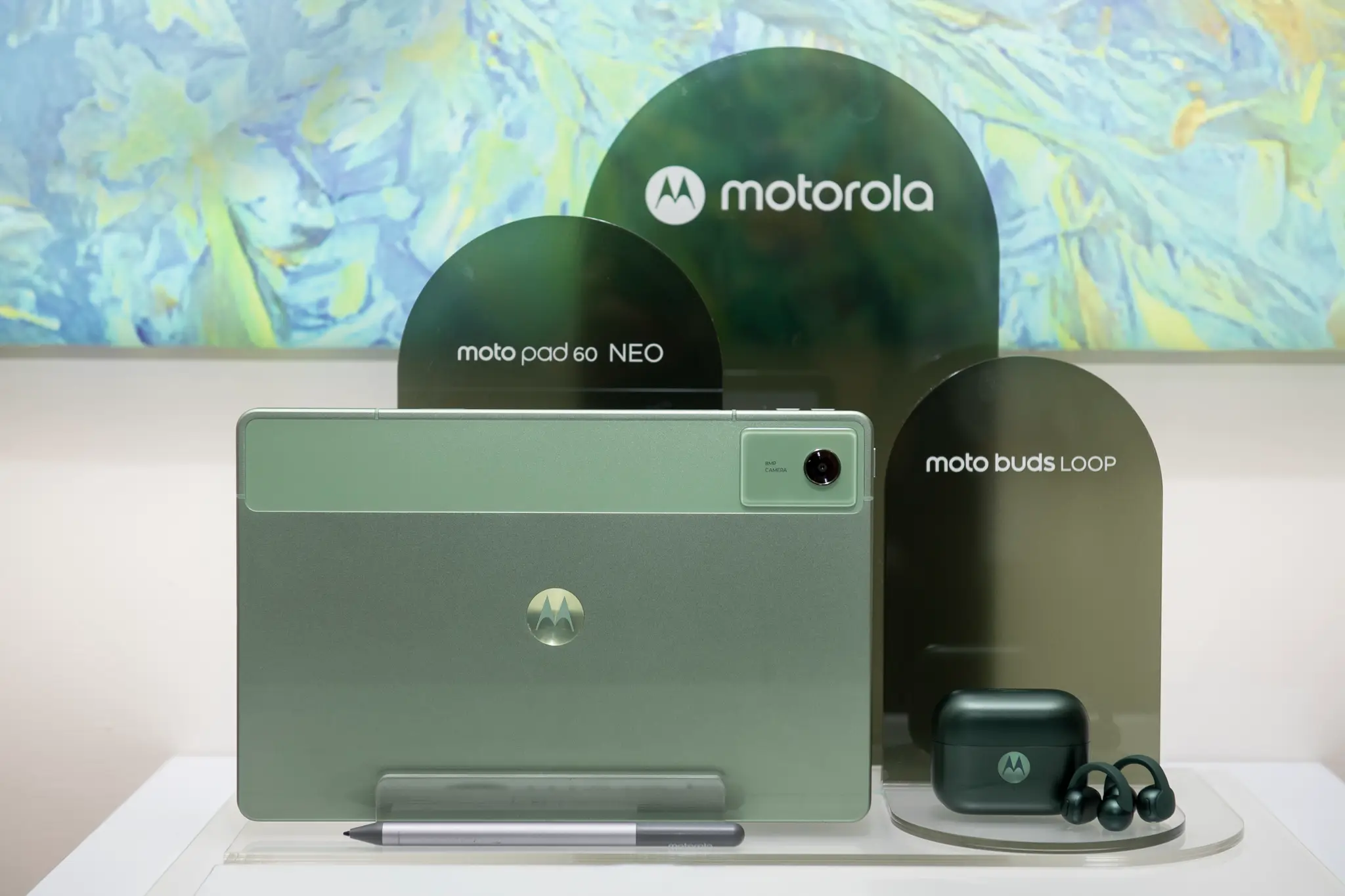Motorola 首款平板登台！razr 60 聯名施華洛世奇超吸睛 圖片1