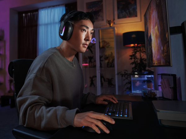 圖說03 G522 LIGHTSPEED 高品質音效、三模連線、輕薄設計滿足全方位使用日常 Logitech 推出全新 G522 LIGHTSPEED 三模無線遊戲耳罩式耳機 圖說03 G522 LIGHTSPEED 高品質音效、三模連線、輕薄設計滿足全方位使用日常