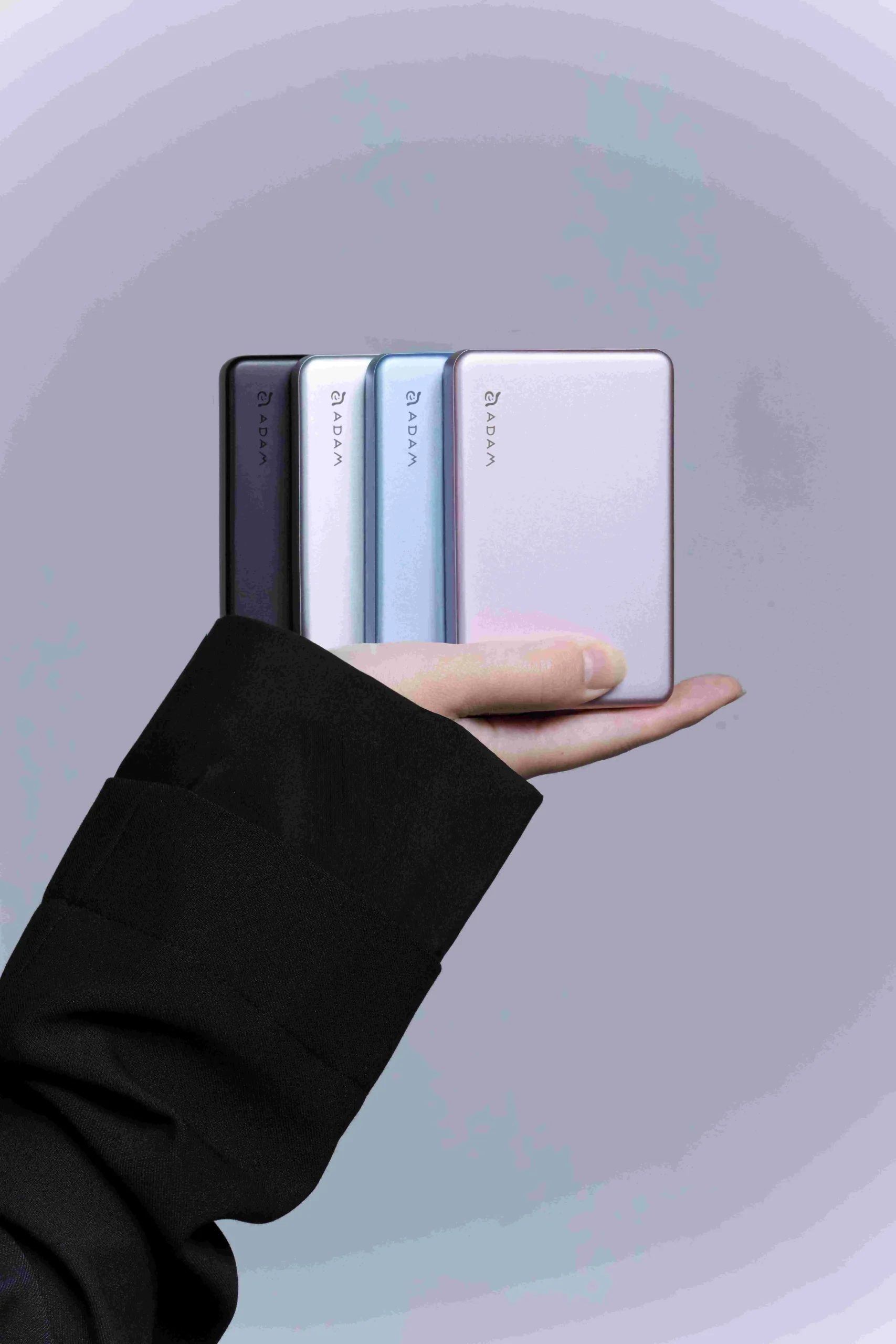 亞果元素推出全新 IP「ADAM Friends」與 VIONTA L5/L10 行動電源 圖說05 VIONTA L5 L10 首創「飛航模式」設計降低待機耗電並提升飛安，符合國際航空規範上 scaled