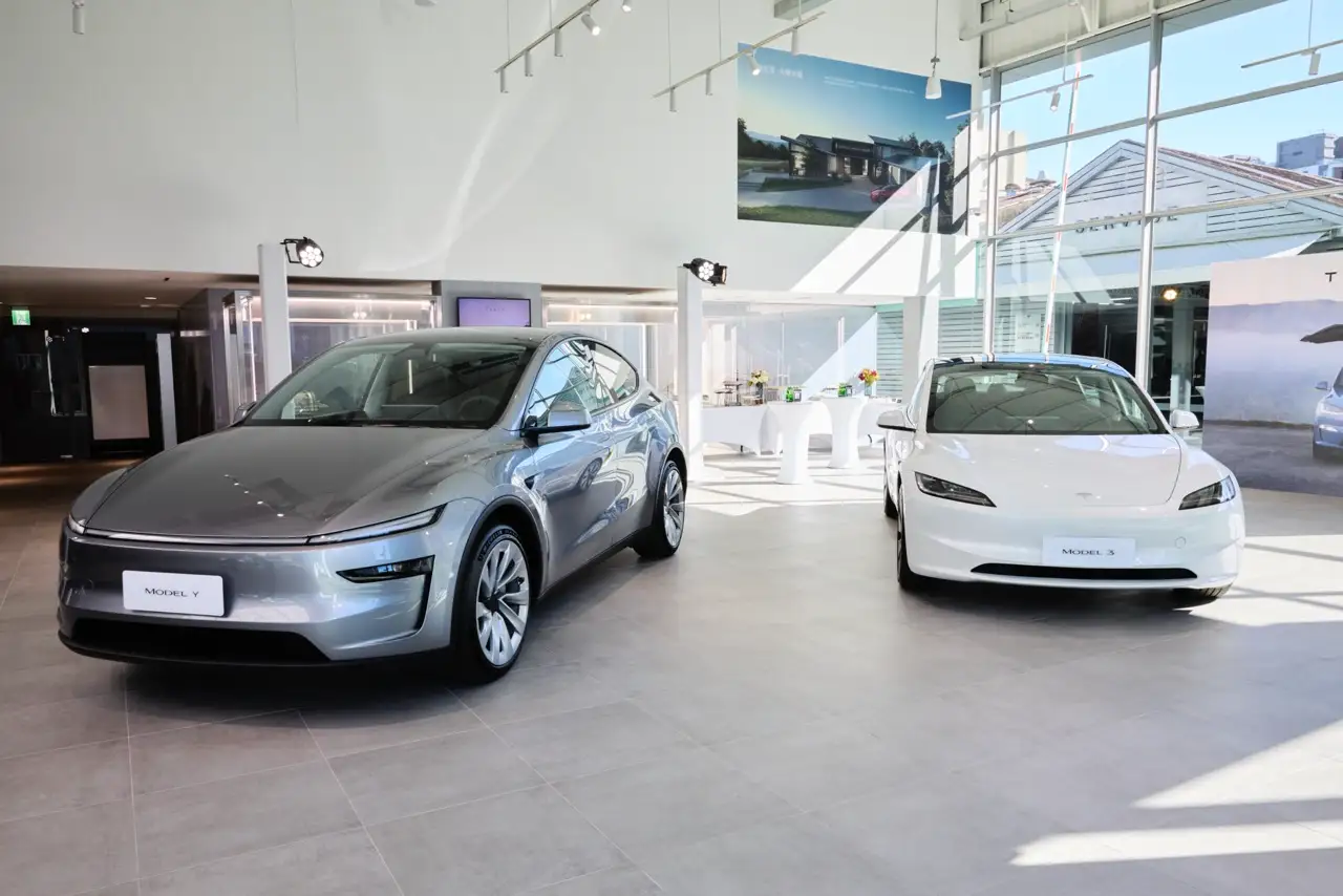 Tesla 全新升級 Model S 與 Model X 在台亮相！S3XY 全車系齊聚登場 大07 Model 3 全球累計交付已突破 300 萬輛；今年 6 月與 7 月，Model Y 連續奪下台灣電動車與進口豪華車類別雙料冠軍，持續引領車市熱潮。