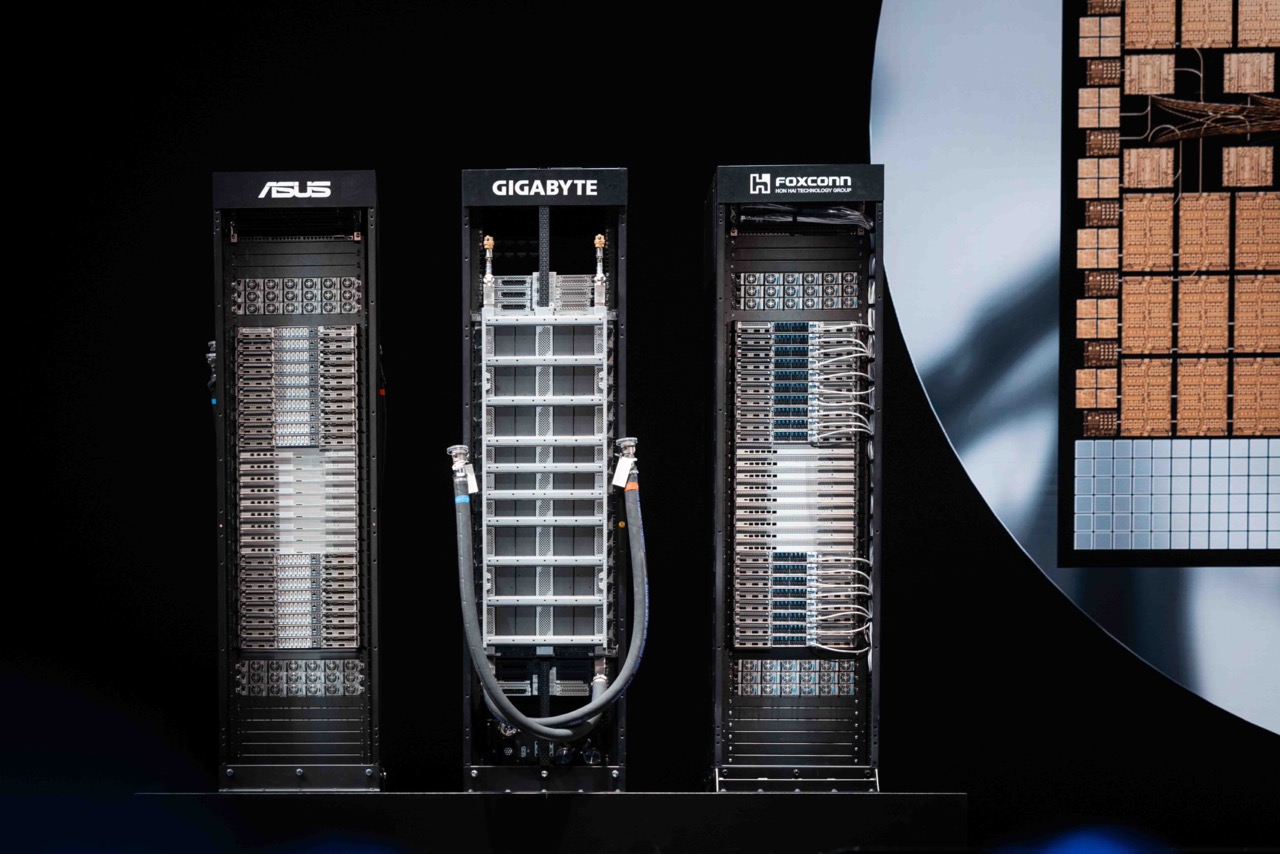 大2C6A1028 1 COMPUTEX 2025 黃仁勳專題演講:NVIDIA 引領 AI 與機器人革命 大2C6A1028 1