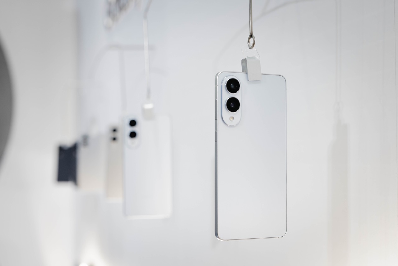 大IMG 3020 Galaxy S25 Edge 採鈦金屬機身僅 5.8mm,售價 NTD37900 起 大IMG 3020