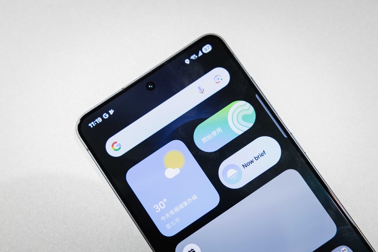 大IMG 3052 Galaxy S25 Edge 採鈦金屬機身僅 5.8mm,售價 NTD37900 起 大IMG 3052