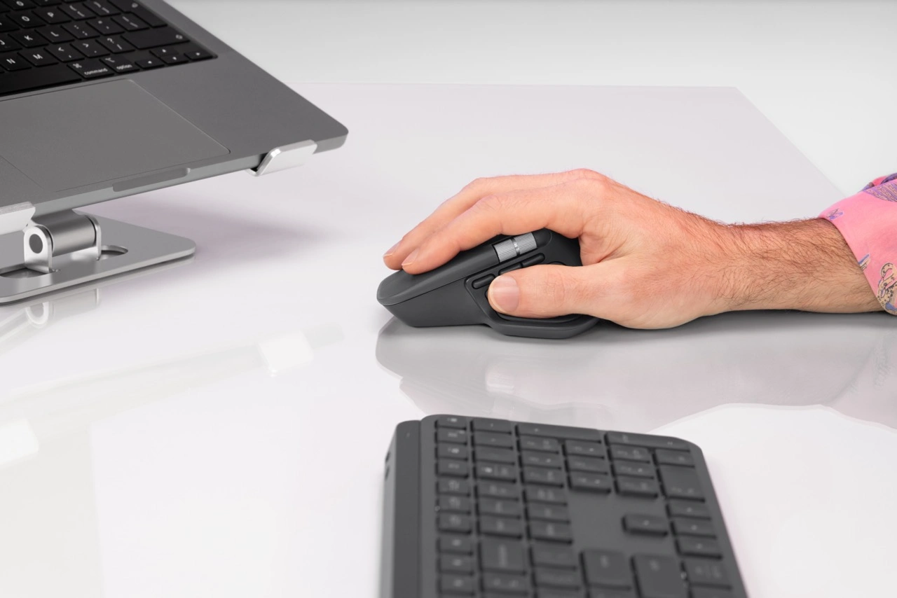 大MX Master 4 LIFE Graphite CONNECT Logitech MX Master 4 無線滑鼠正式登場!AI 快捷、觸覺回饋全面進化 大MX Master 4 LIFE Graphite CONNECT
