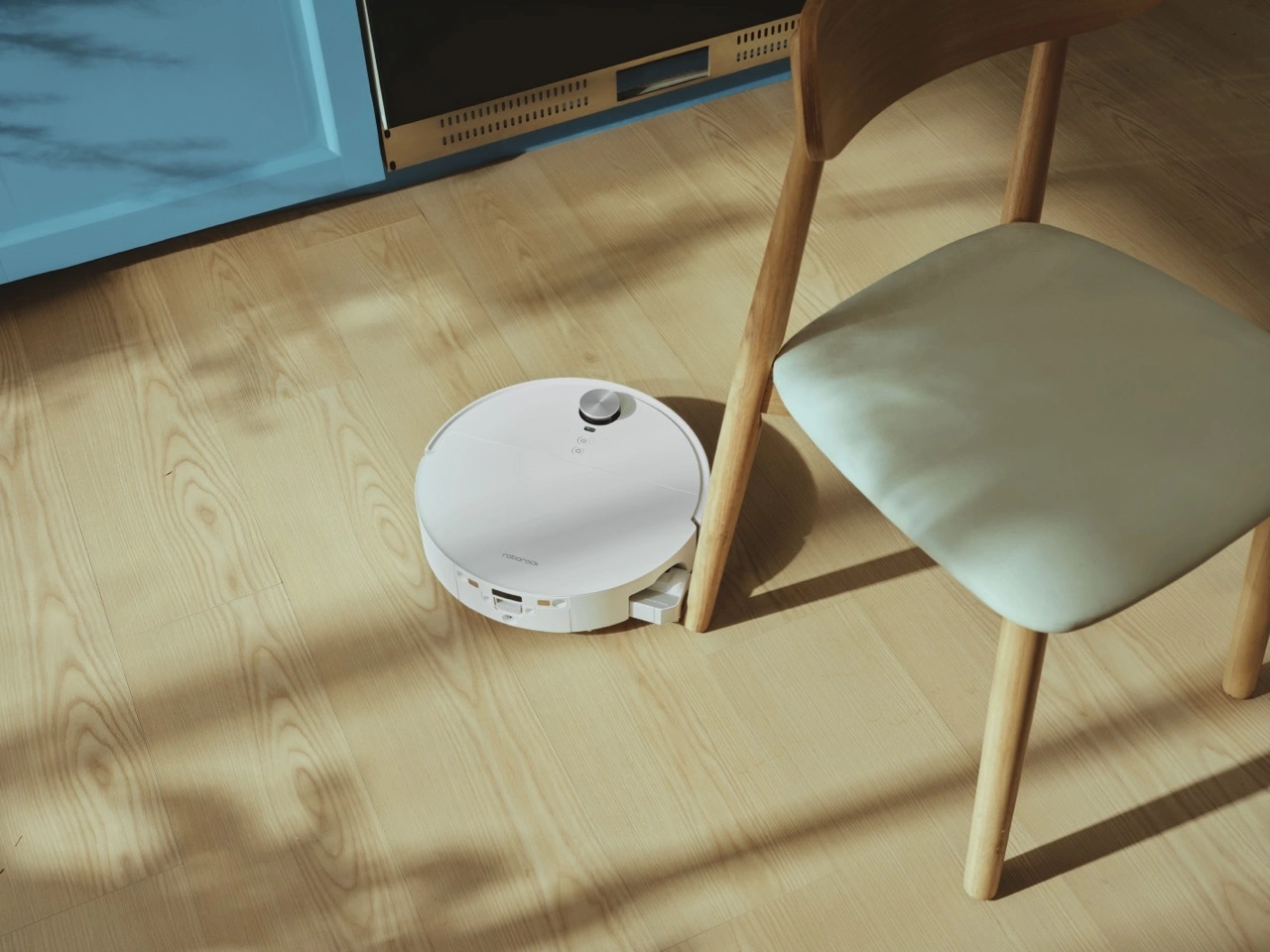 Roborock Qrevo Edge 2 Flow 在台上市：8.98 公分超薄機身、首賣價 25,980 元 大Qrevo Edge 2 Flow 自適應伸縮滾筒極致貼邊設計 ，讓滾筒可主動貼近牆角及家具邊緣，提升貼邊清潔覆蓋率