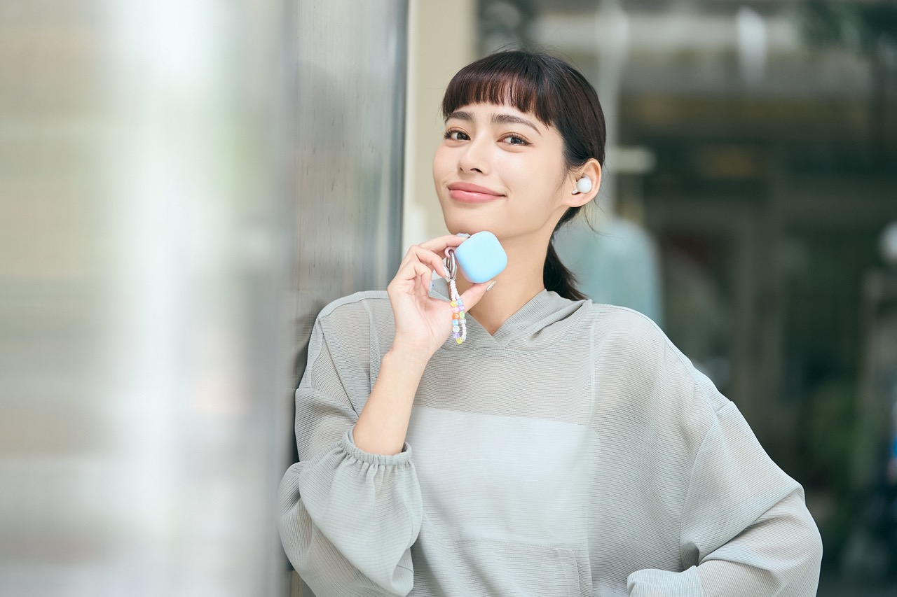 Sony 發表兩款全新的 LinkBuds 系列耳機，售價 NTD6,490 大圖 1 全新LinkBuds Fit和LinkBuds Open掌控環境聲音和聆聽音樂的完美平衡，搭配自選時尚配色耳勾充電盒保護套展現個人時尚風格