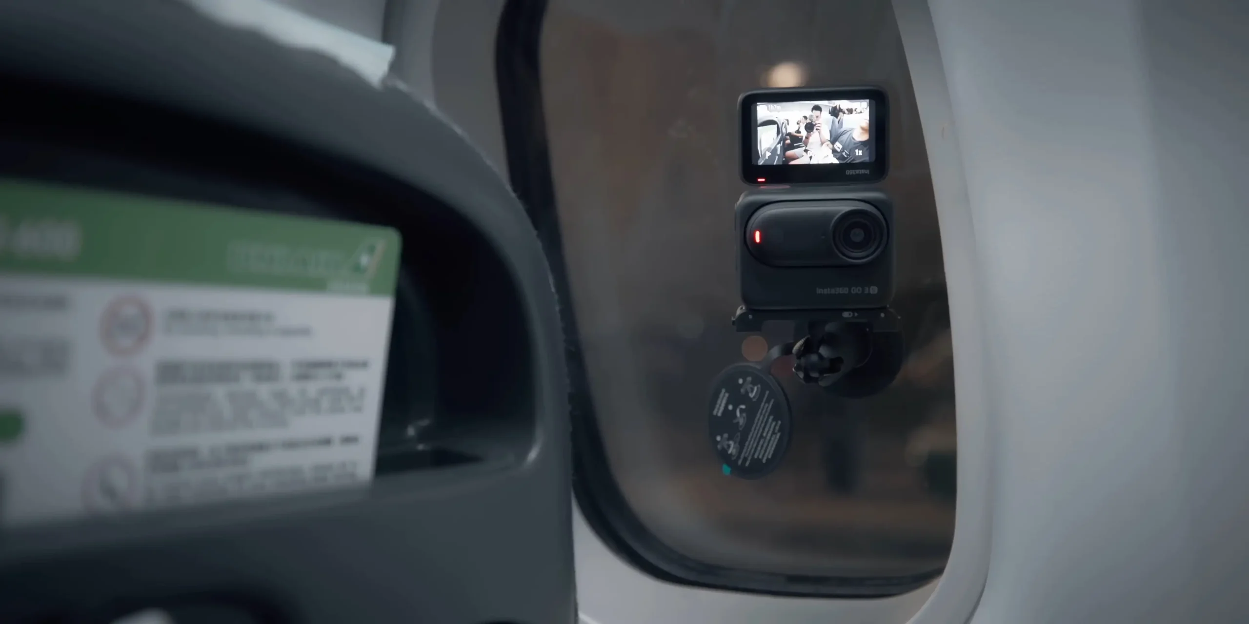 Insta360 GO Ultra 評測：拇指相機大進化！兼具高畫質與可玩性的新世代口袋神器 太強太好玩！ Insta360 GO Ultra 拇指相機大進化 0 8 screenshot scaled