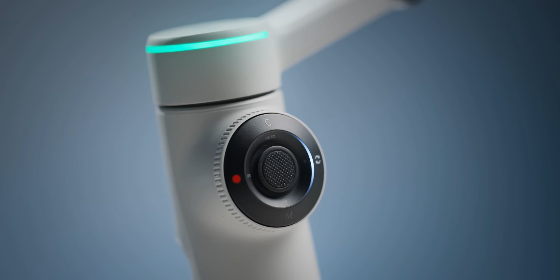 Insta360 Flow 2 Pro 手機穩定器適合你嗎？ 直接按在地上磨擦！手機穩定器比較 2025 版 Insta360 Flow 2 Pro VS DJI OM6 0 30 screenshot
